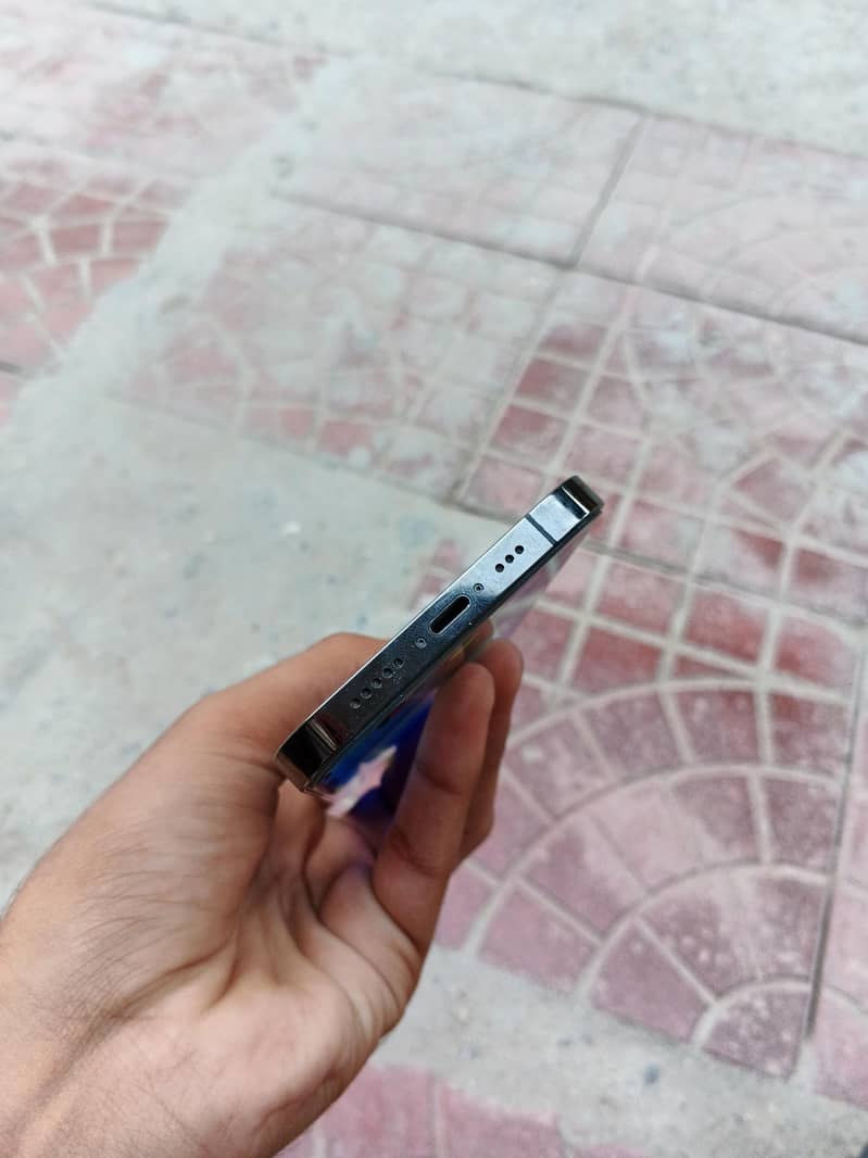 Apple iPhone 12 Pro 6