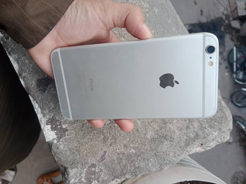Apple iPhone 6S Plus 1