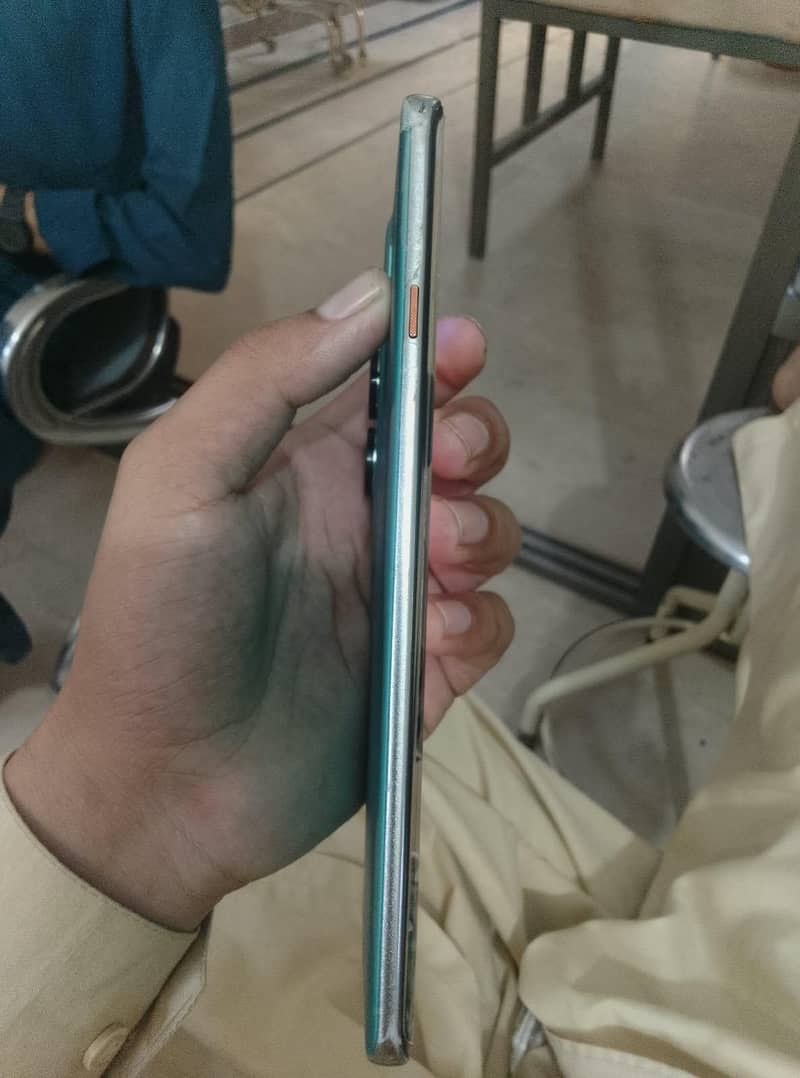 Tecno CAMON 40 Pro 1