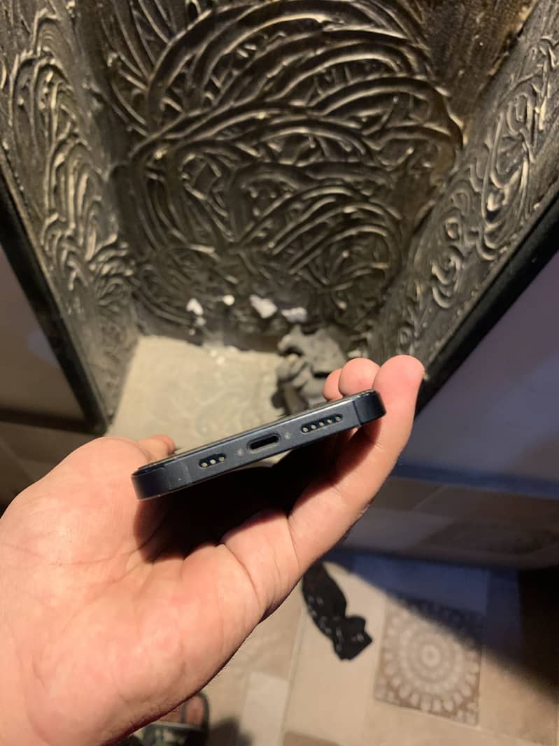 Apple iPhone 13 1