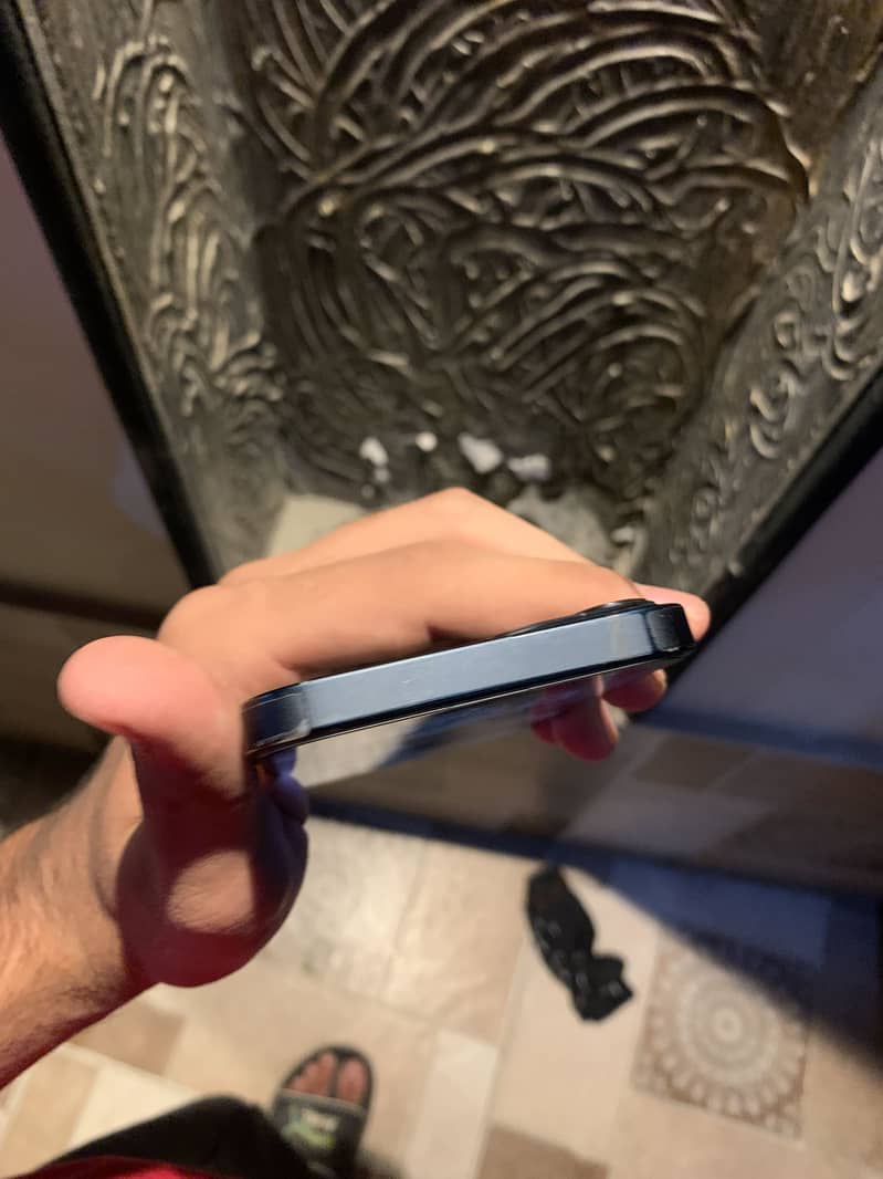 Apple iPhone 13 4
