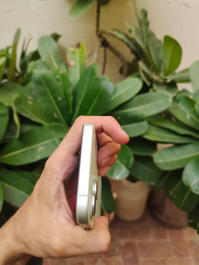 Apple iPhone 15 plus 4