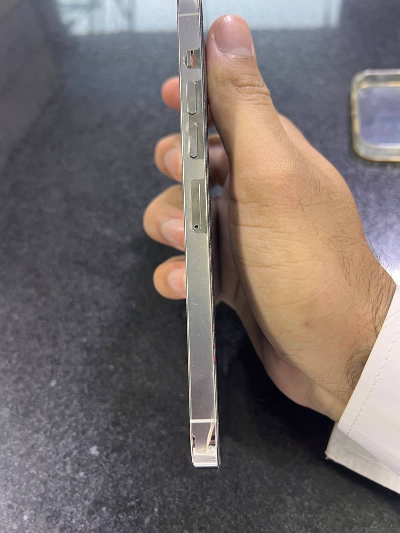 iPhone 13 pro max 5