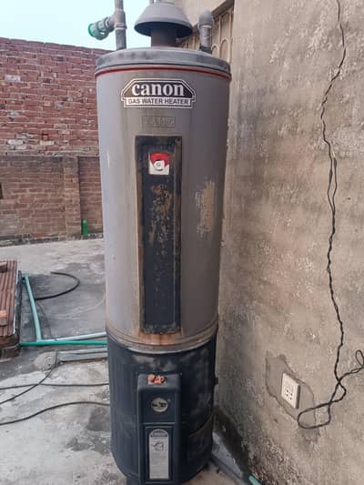 Large canon Gas Water Heater/Geyser 35 gallon
