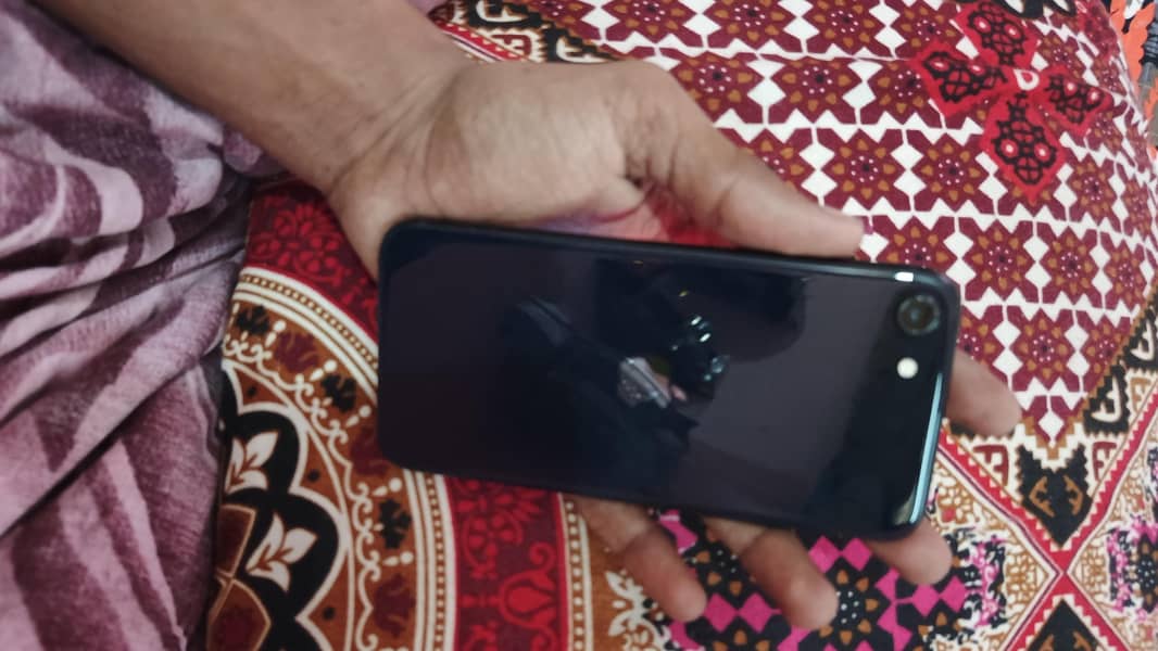 Apple iPhone SE 3rd generation 4