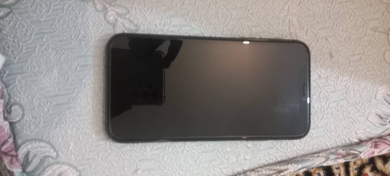 Apple iPhone 11 3