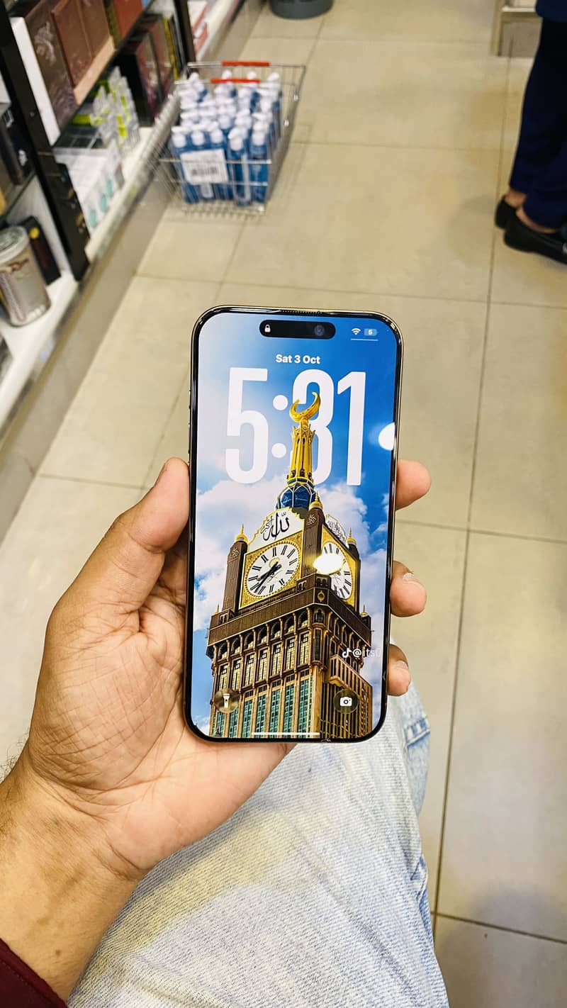 Apple iPhone 16 Pro Max 3