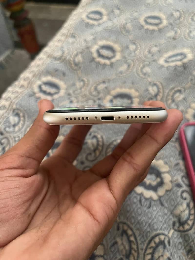 Apple iPhone 11 2