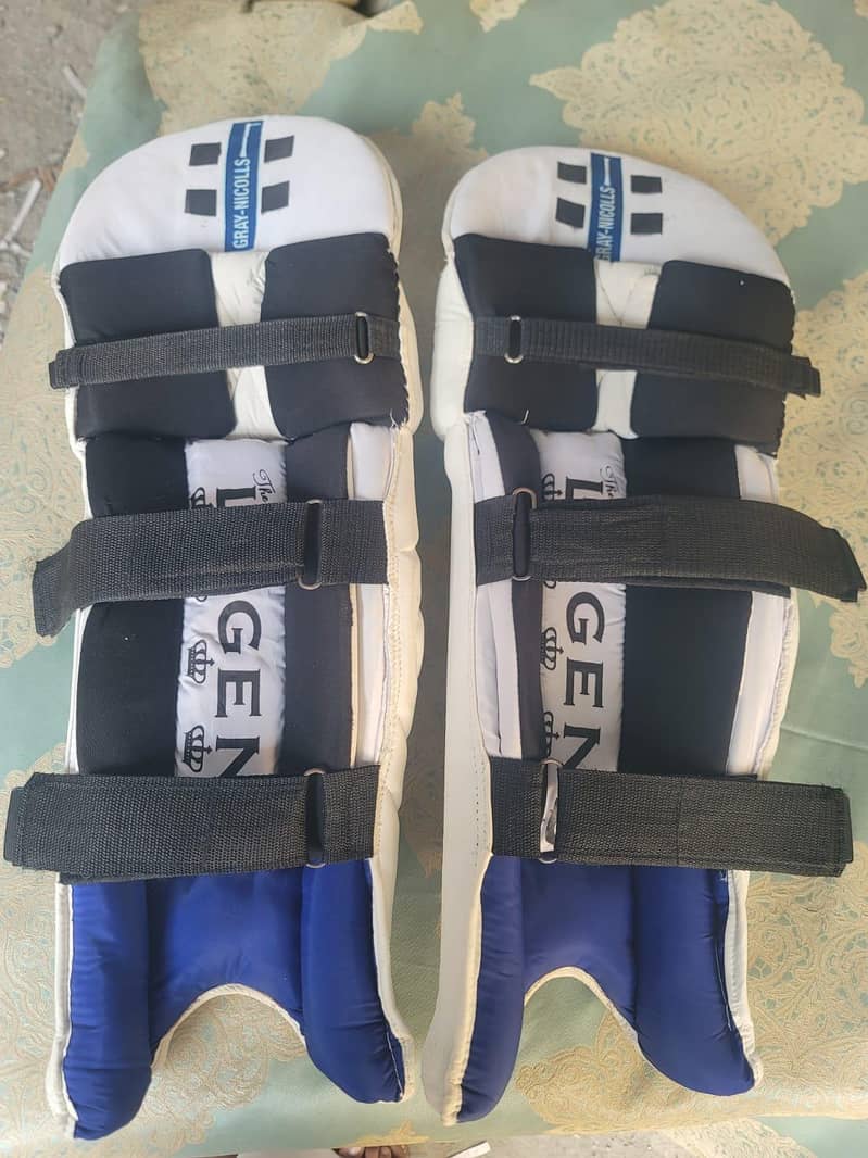 cricket pads 0