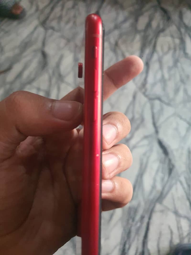 Apple iPhone XR 4
