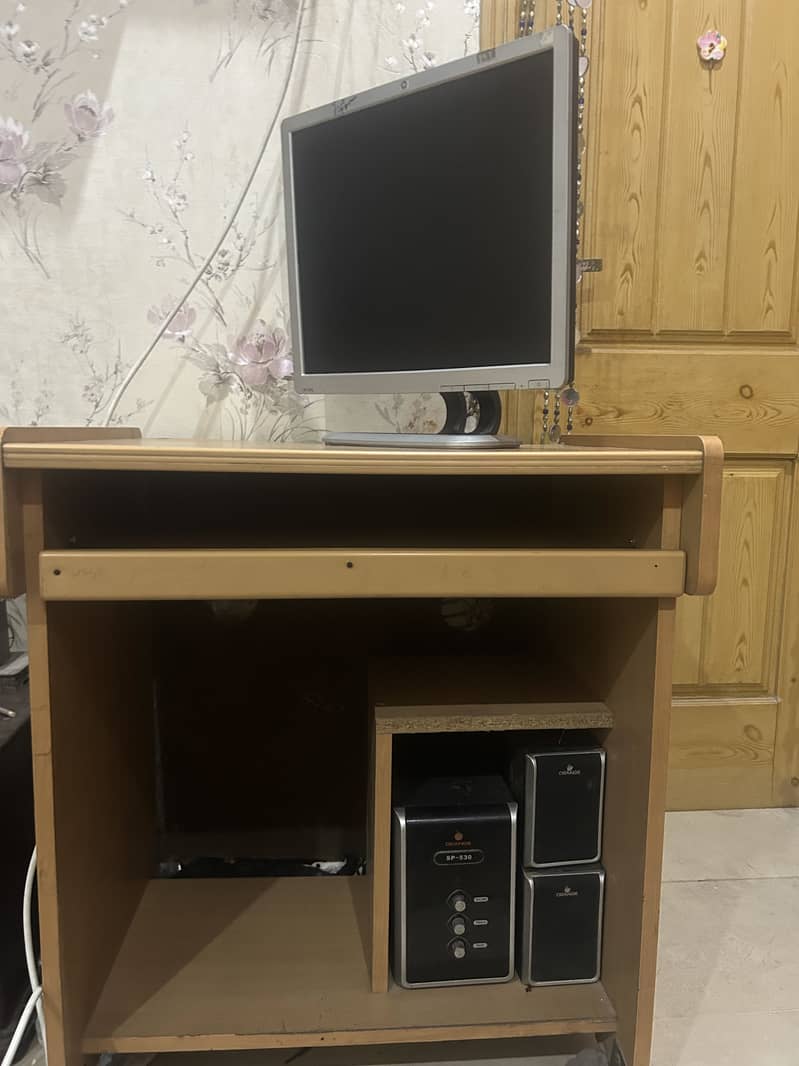 Computer Desk 0