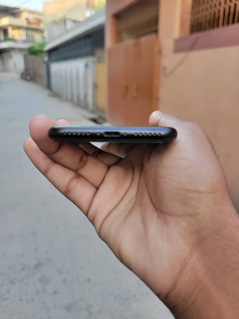 Apple iPhone SE 4