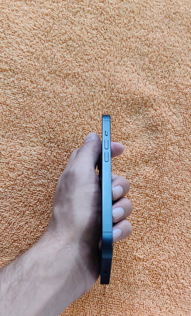 Apple iPhone 14 2
