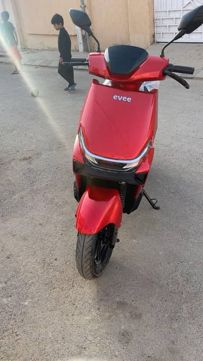 Evee genzee pro electric scooty - Special edition