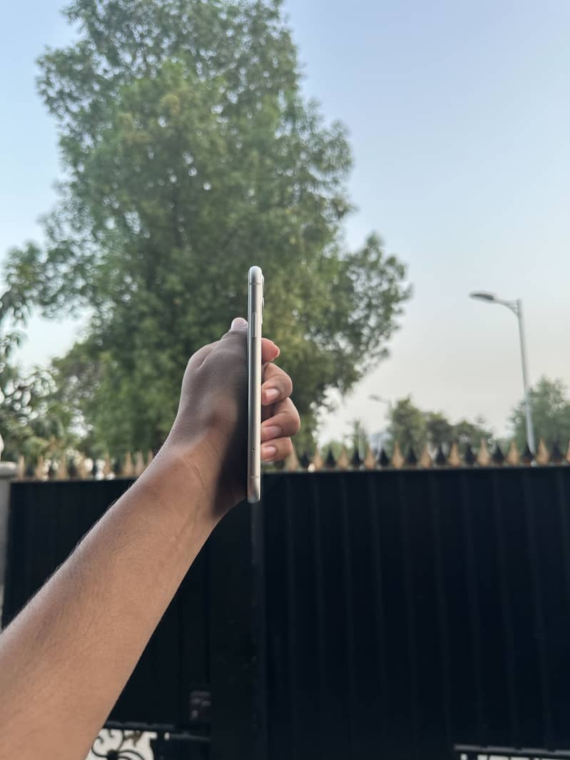 Apple iPhone 11 2