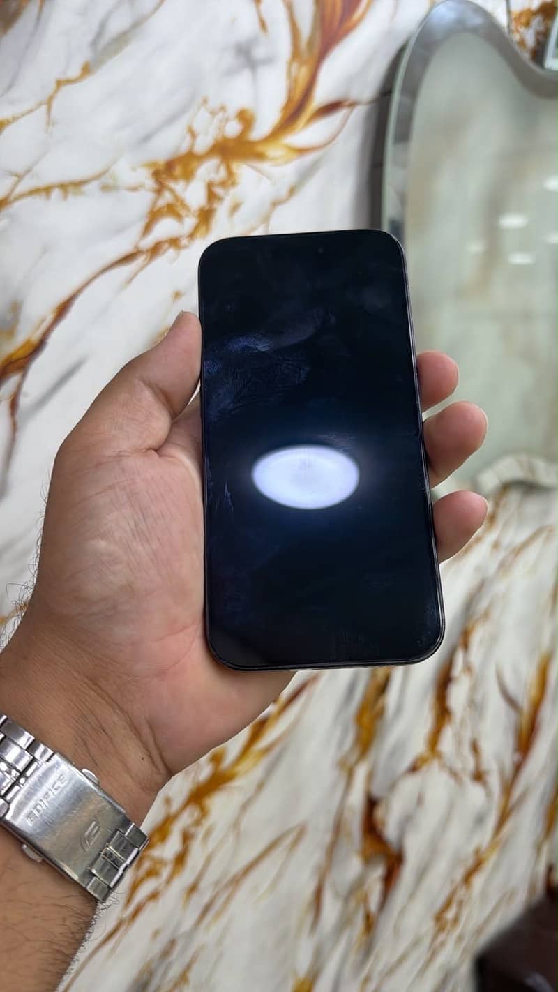 Apple iPhone 15 Pro 3