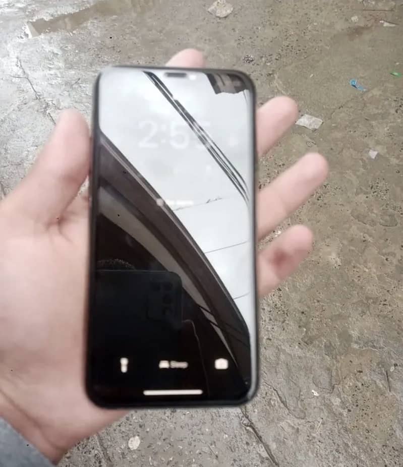 Apple iPhone 11 Pro 2