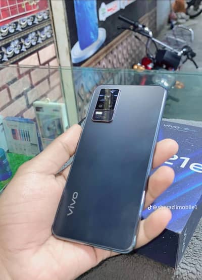 Vivo V21e