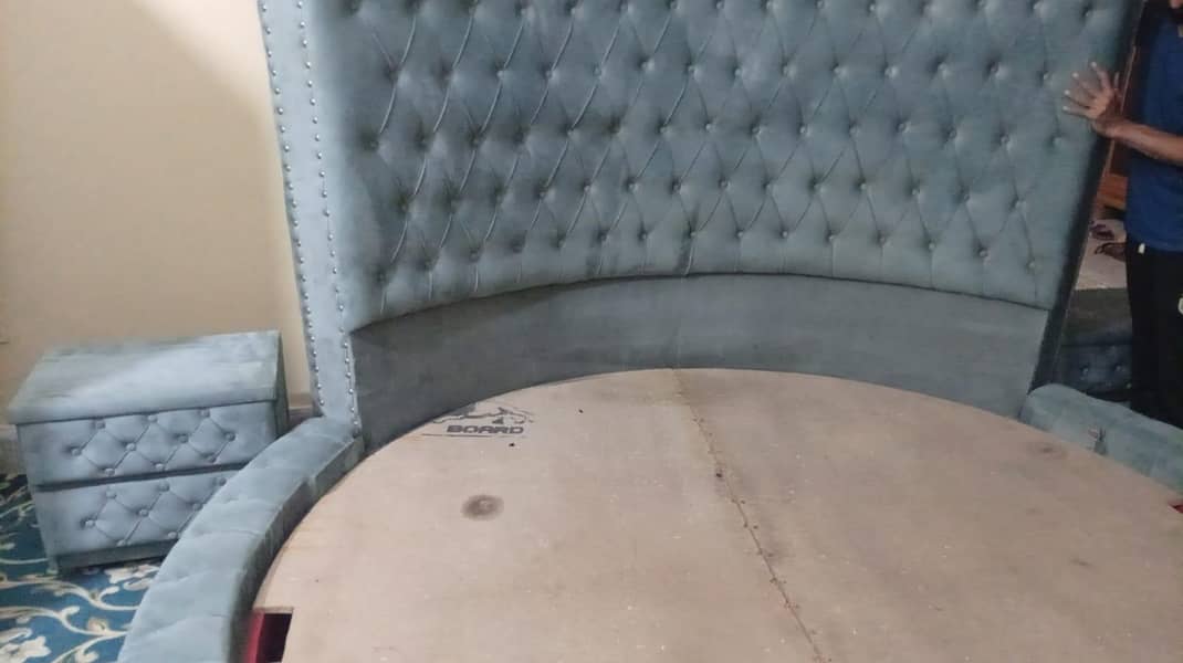 bed king size with side table 8