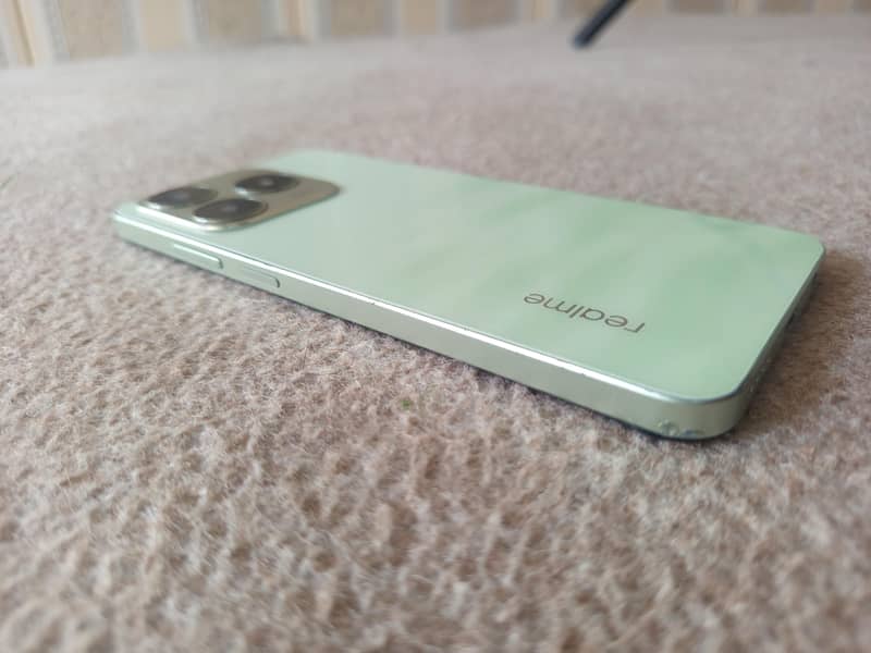 Realme C63 0