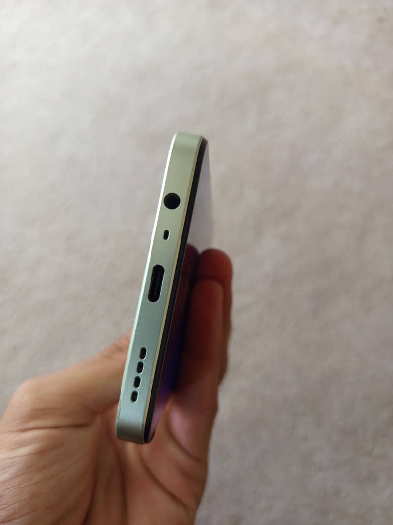 Realme C63 3
