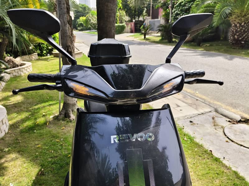 revoo c32 pro 8