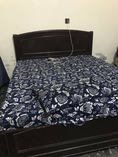 Queen size bed