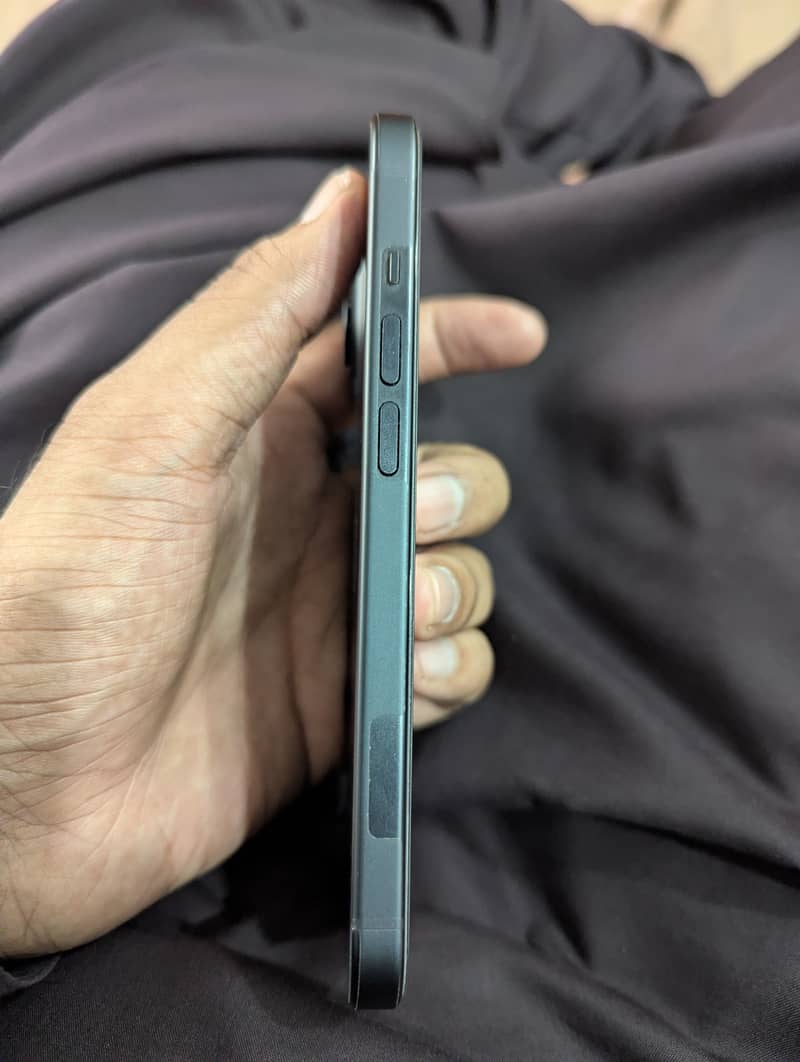 Apple iPhone 15 5