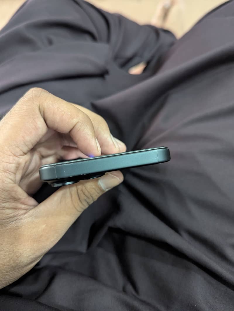 Apple iPhone 15 6