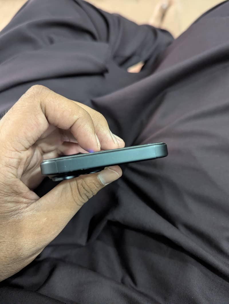 Apple iPhone 15 7