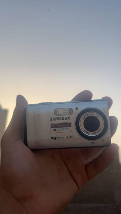 Samsung Digi Max a503 vintage Digi cam / Best for Y2K PICS (CAM ONLY)
