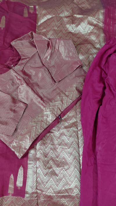 stitched sari