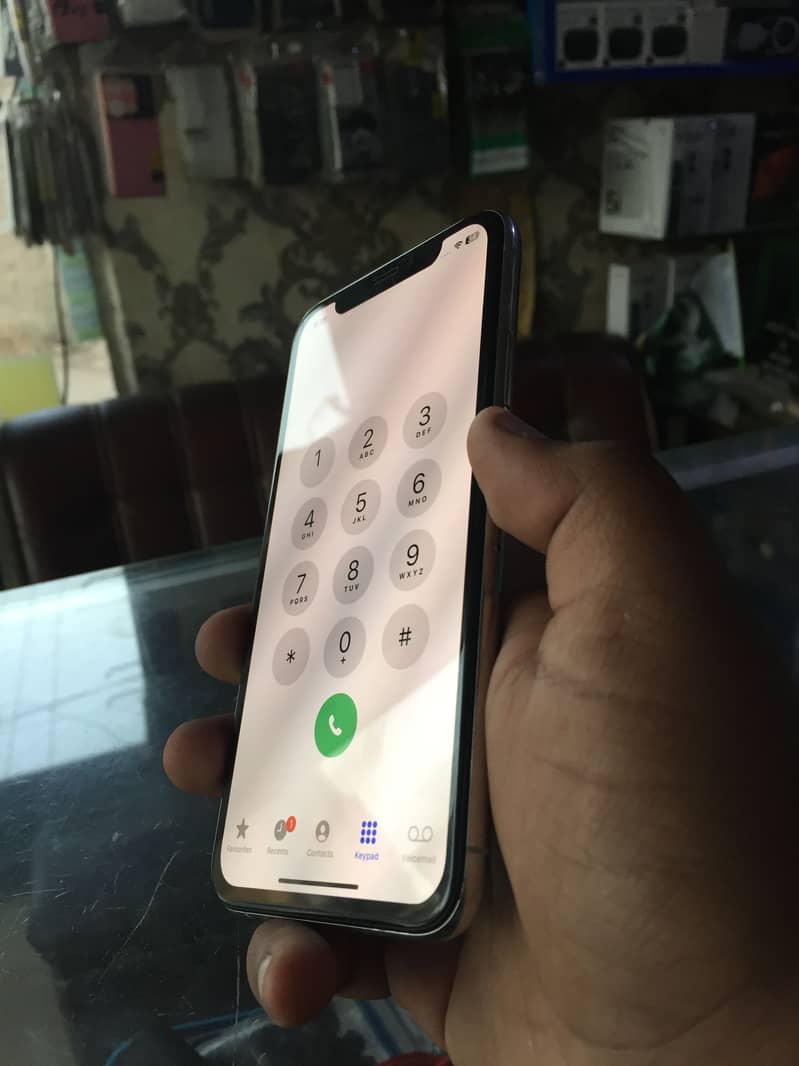 Apple iPhone XS 1