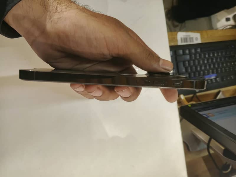 Apple iPhone 14 Pro Max 3
