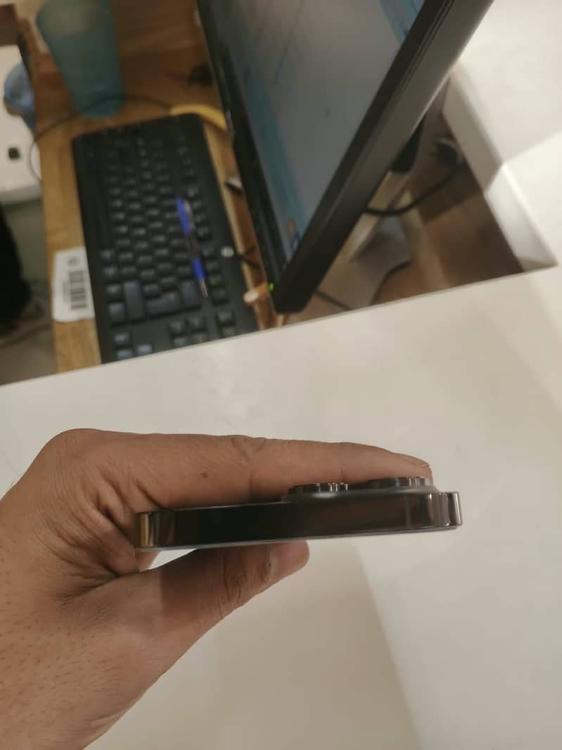 Apple iPhone 14 Pro Max 6
