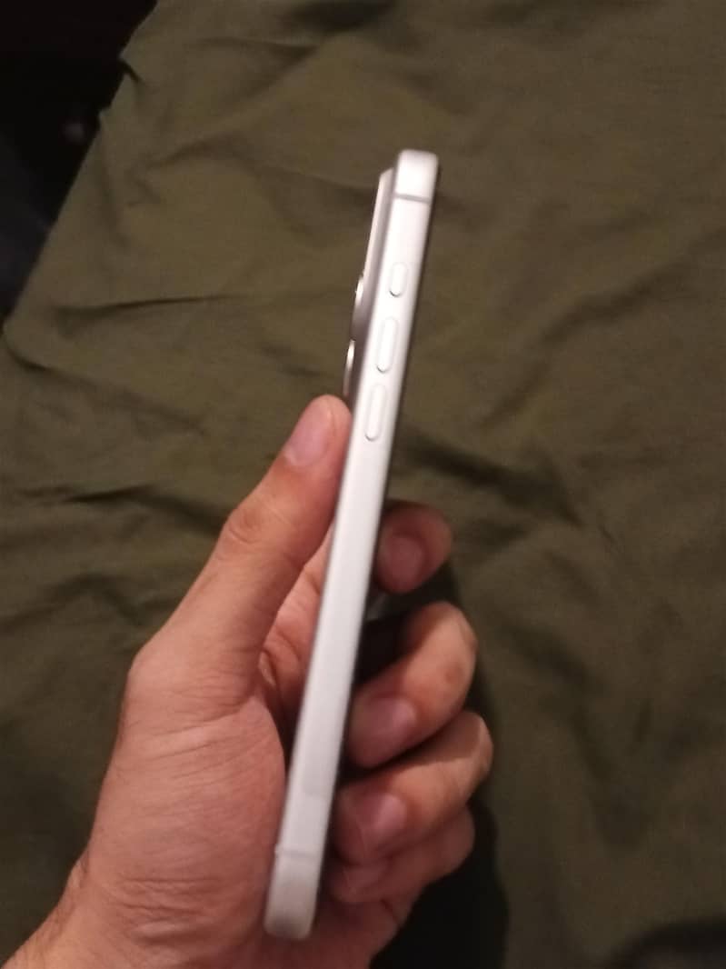iPhone 17 Pro Max JV 1