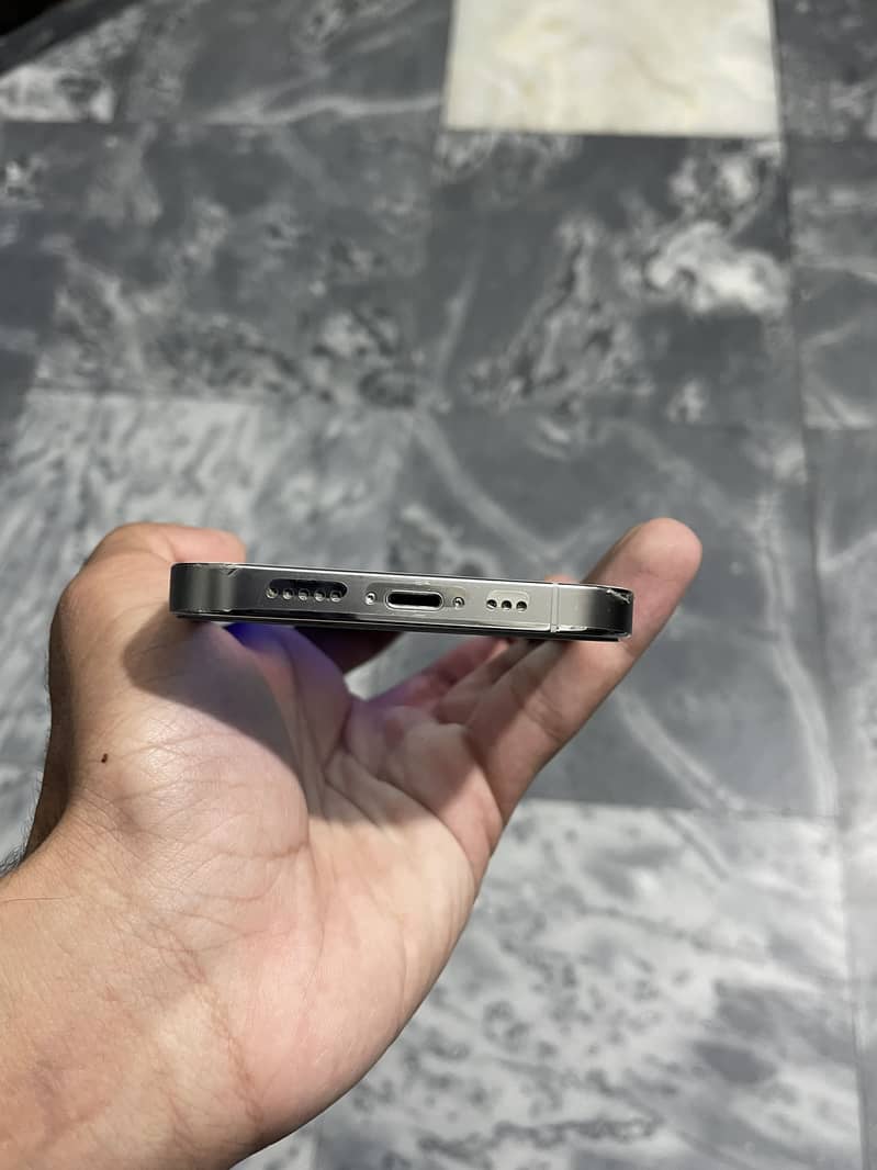 Apple iPhone 13 Pro 1