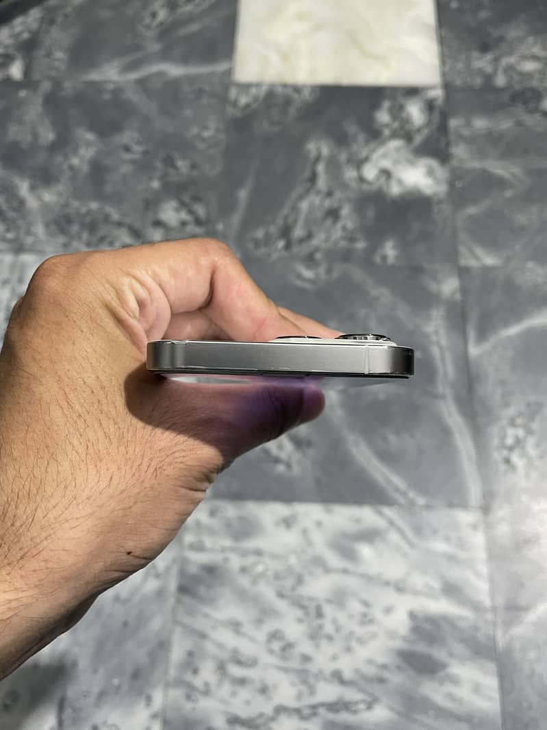 Apple iPhone 13 Pro 2