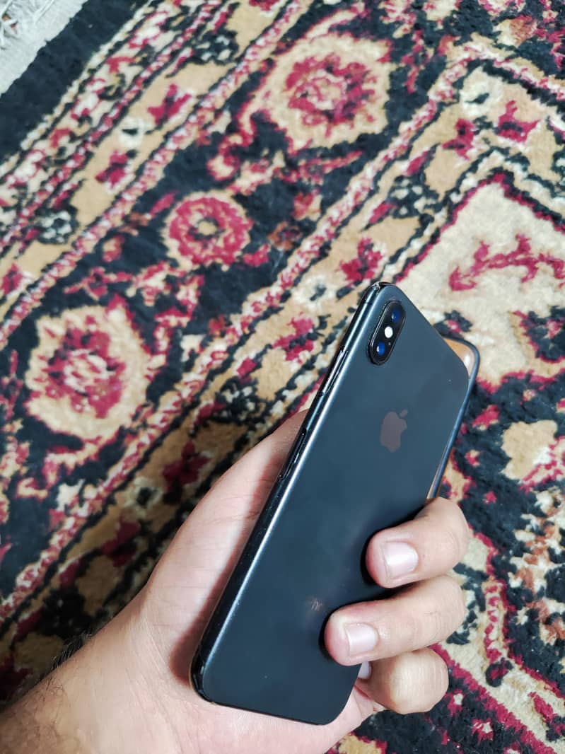 Apple iPhone X 4