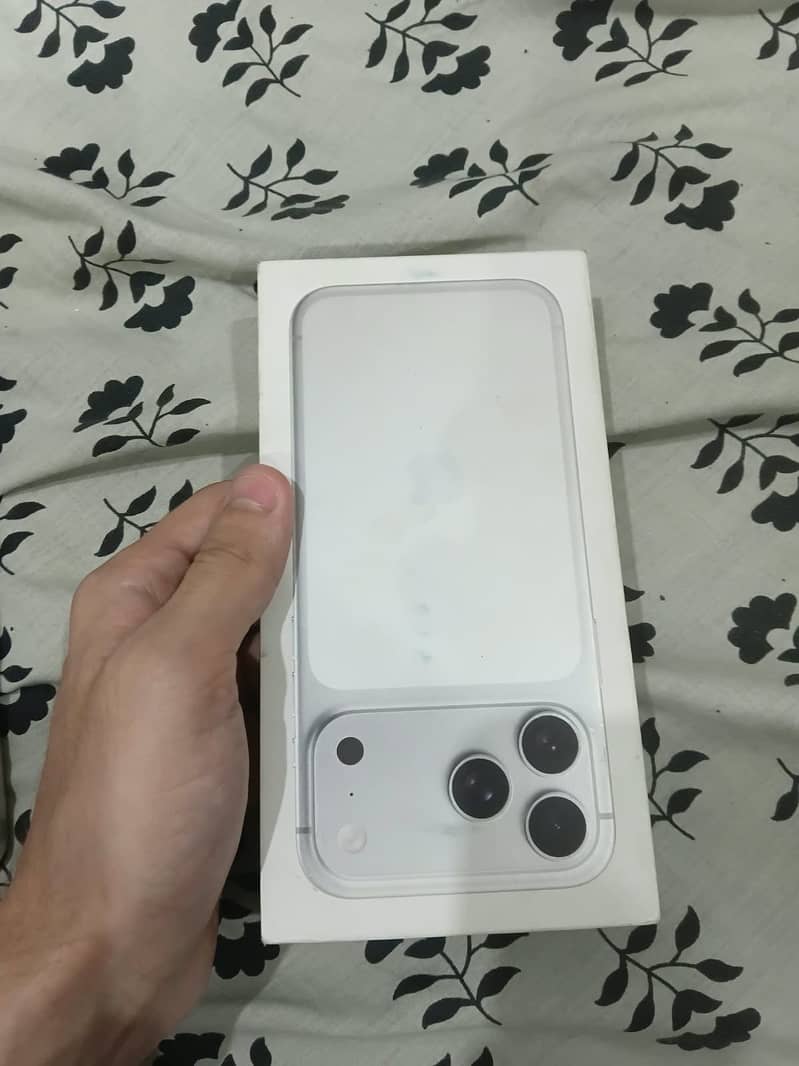Apple iPhone 17 Pro Max 2