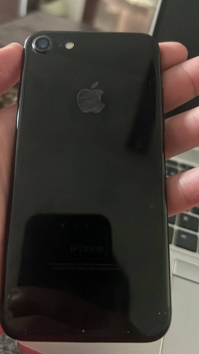 Apple iPhone 7 2