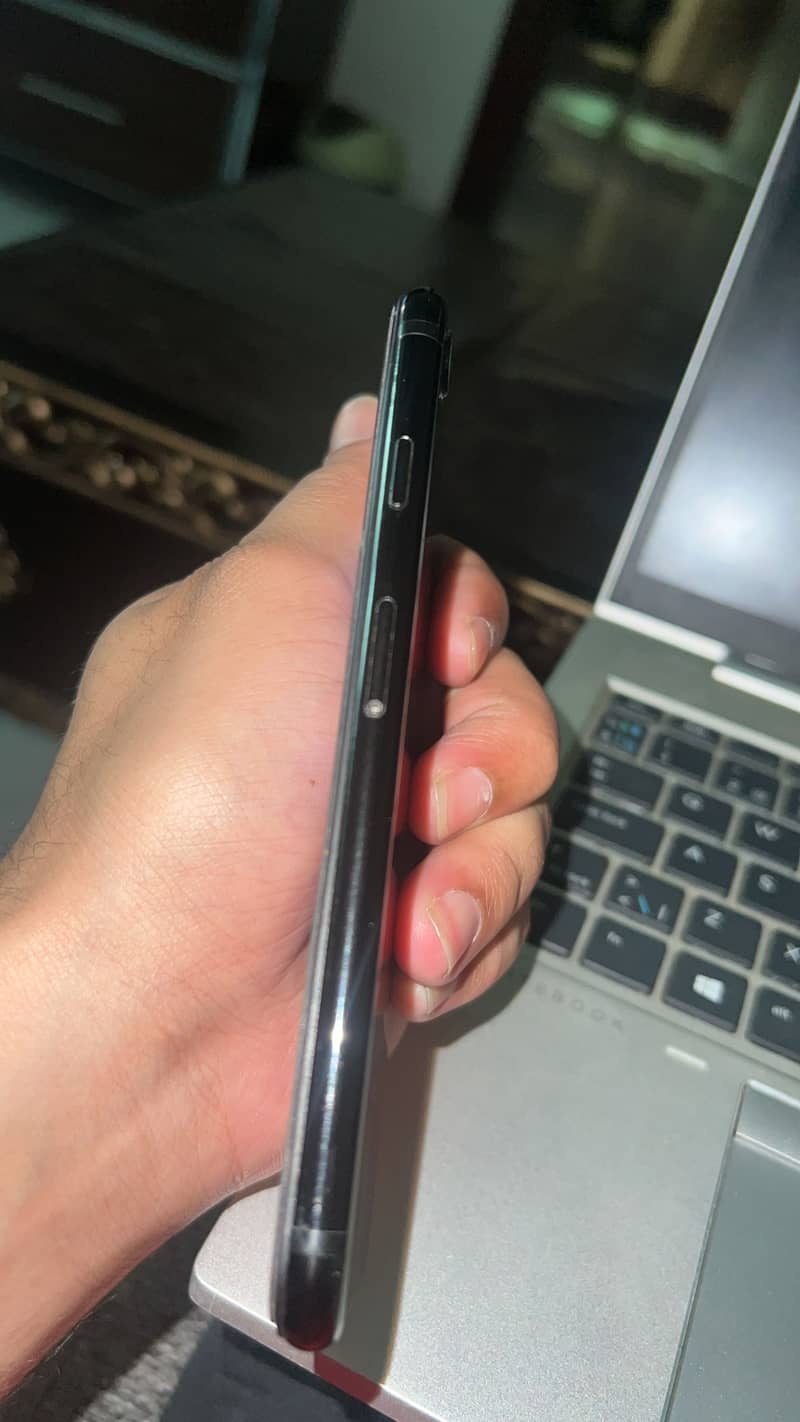 Apple iPhone 7 3