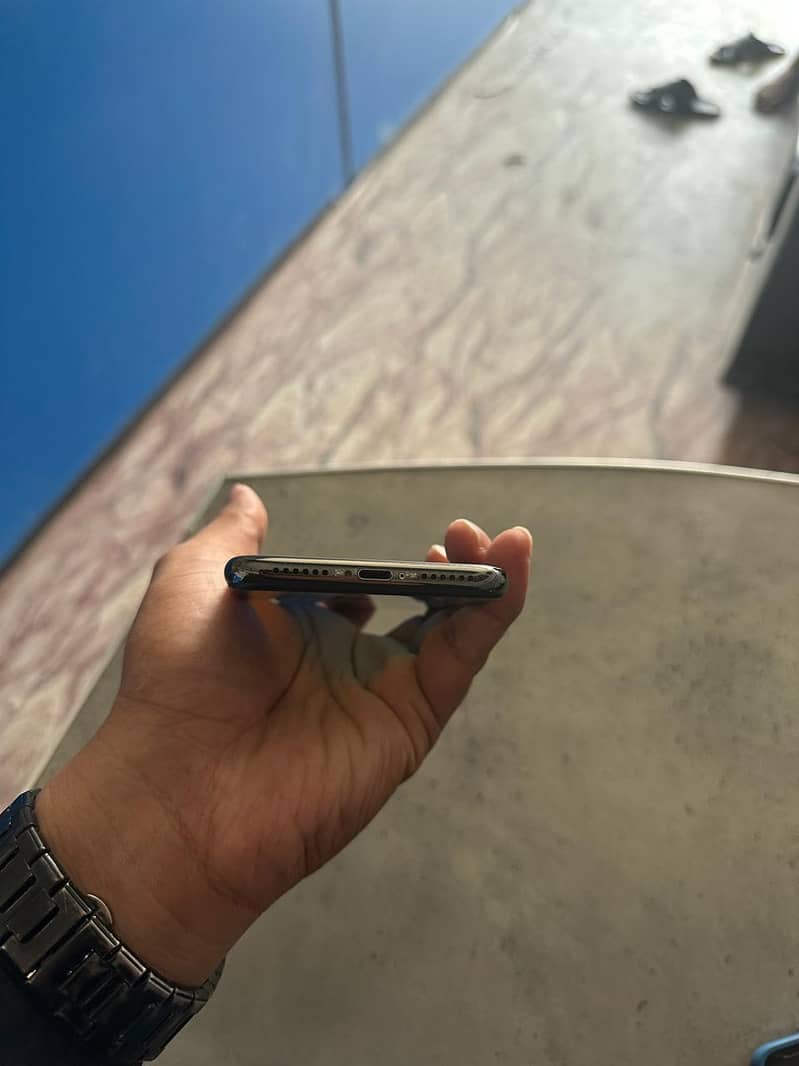 Apple iPhone X 2