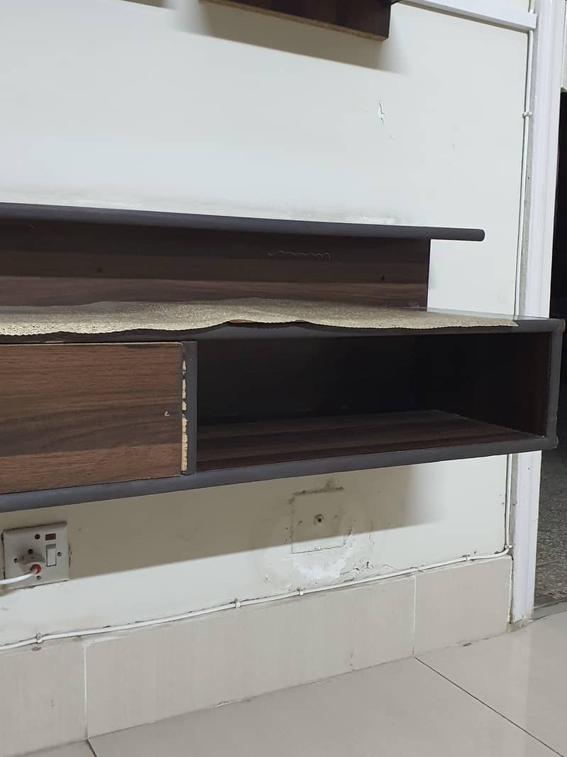 TV console 4