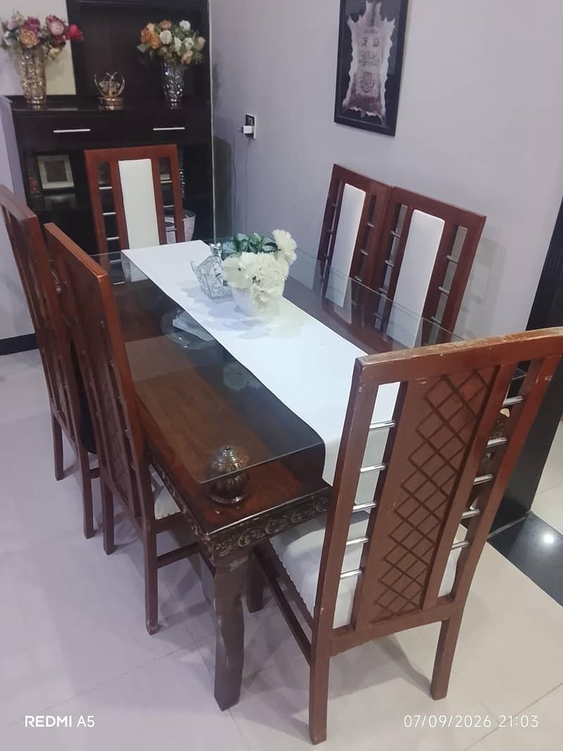 Dinning table 0