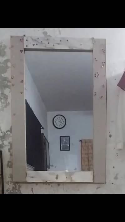 Beautiful Stylish Wall Mirror for Sale