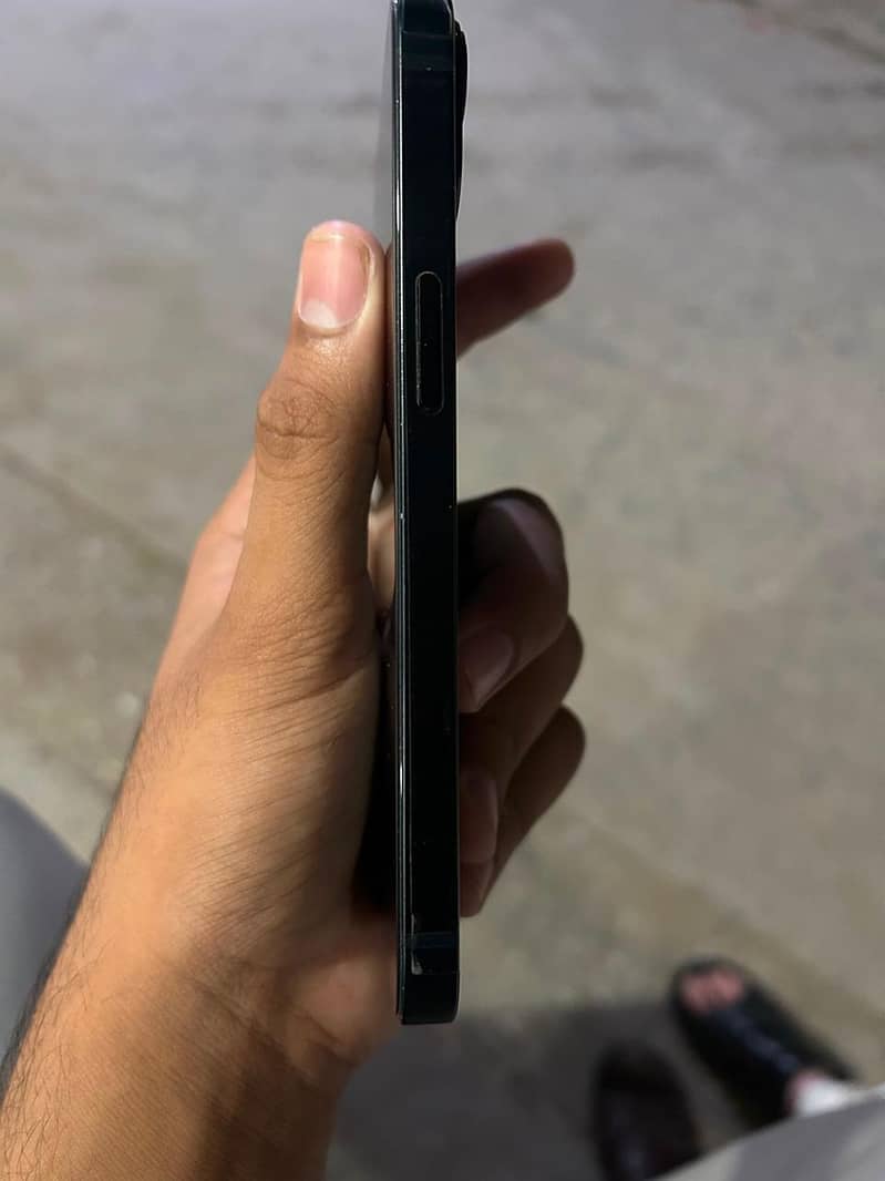 Apple iPhone 13 3
