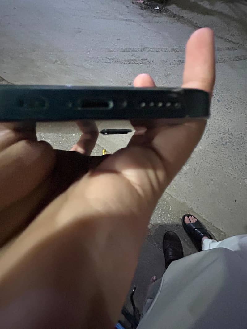 Apple iPhone 13 5