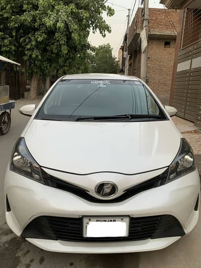 Toyota Vitz 2015