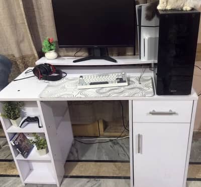 Gaming Table Desktop
